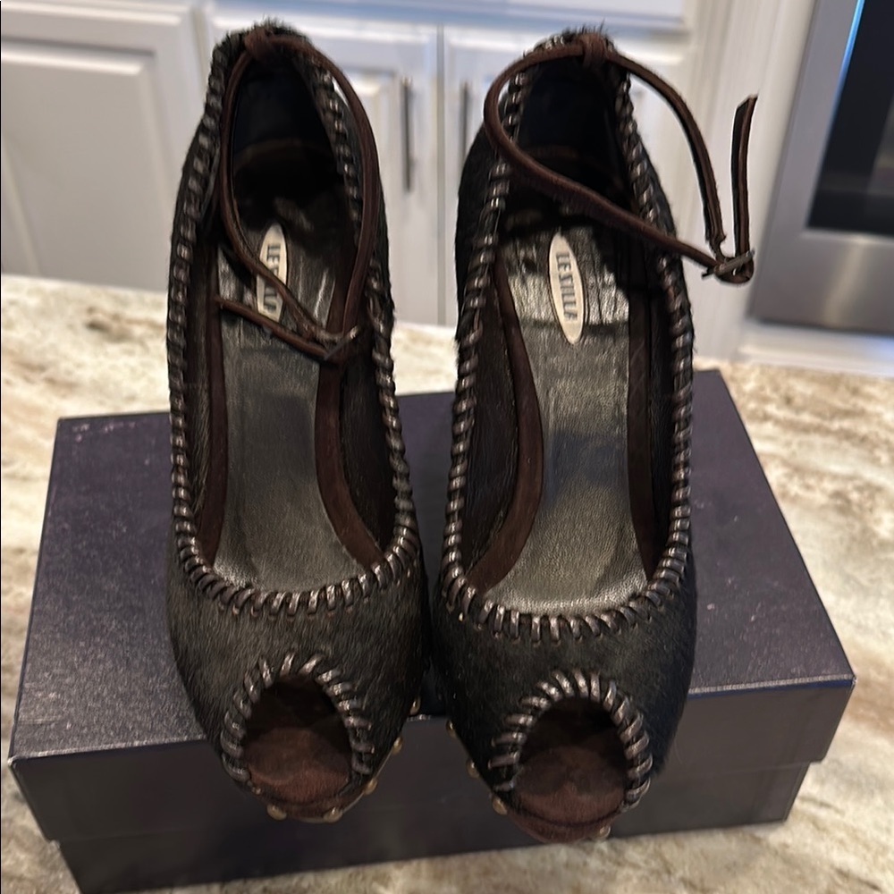 Rare Vintage Y2K Le Silla Pony Hair Studded Peep Toe Wedge - Size 8 - Picture 2 of 8